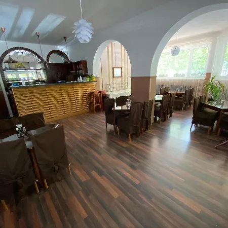 Belvárosi Panzió Bed and breakfast 3*