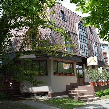 Belvarosi Panzio 3*