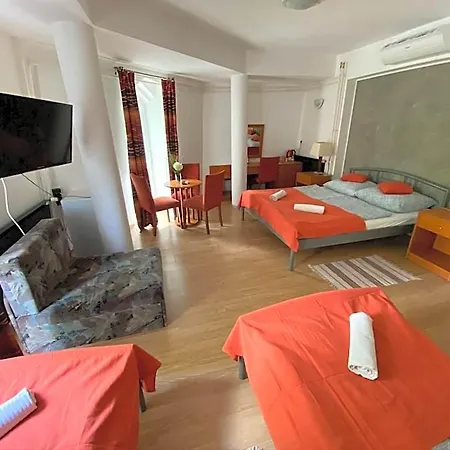 Belvarosi Panzio Bed and Breakfast