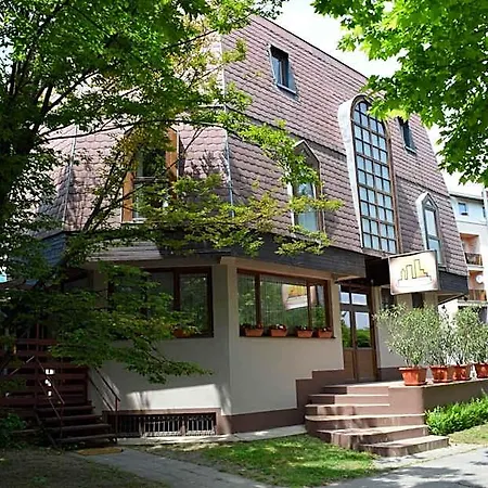 Belvarosi Panzio Bed and Breakfast
