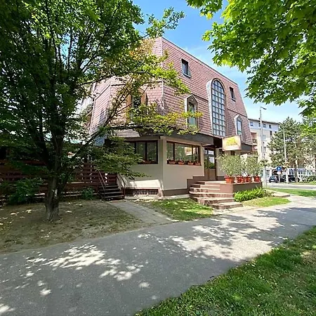 Bed and Breakfast Belvarosi Panzio