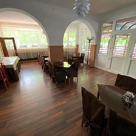 Belvarosi Panzio Bed and Breakfast 3*